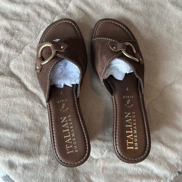 Brown suede wedge sandals by Italian Shoemakers, size 7.  These are in EUC. - Picture 2 of 8